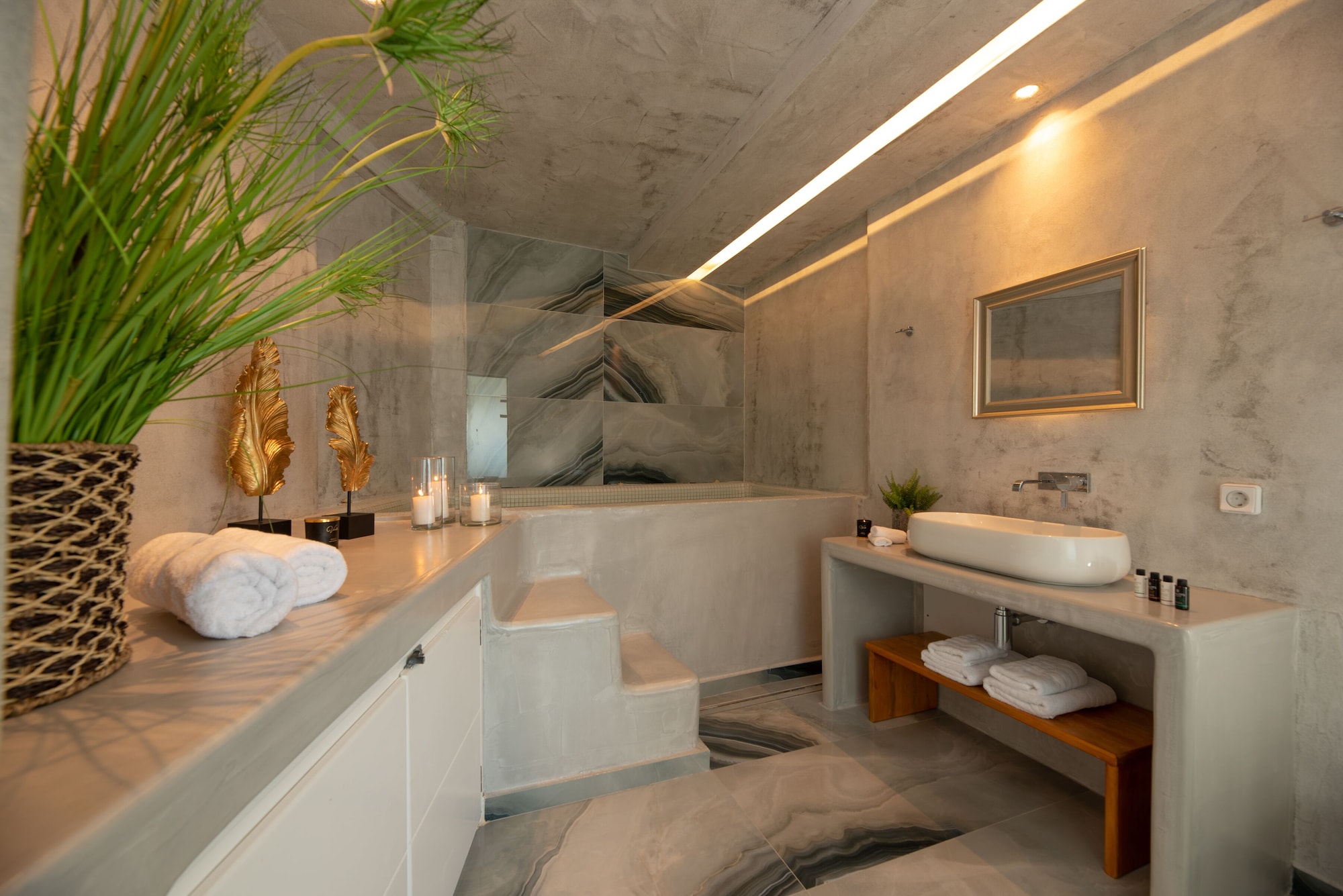 Executive, Suite, King Bed, Sea View, Jetted Tub, Day Dream Luxury Suites 3/3