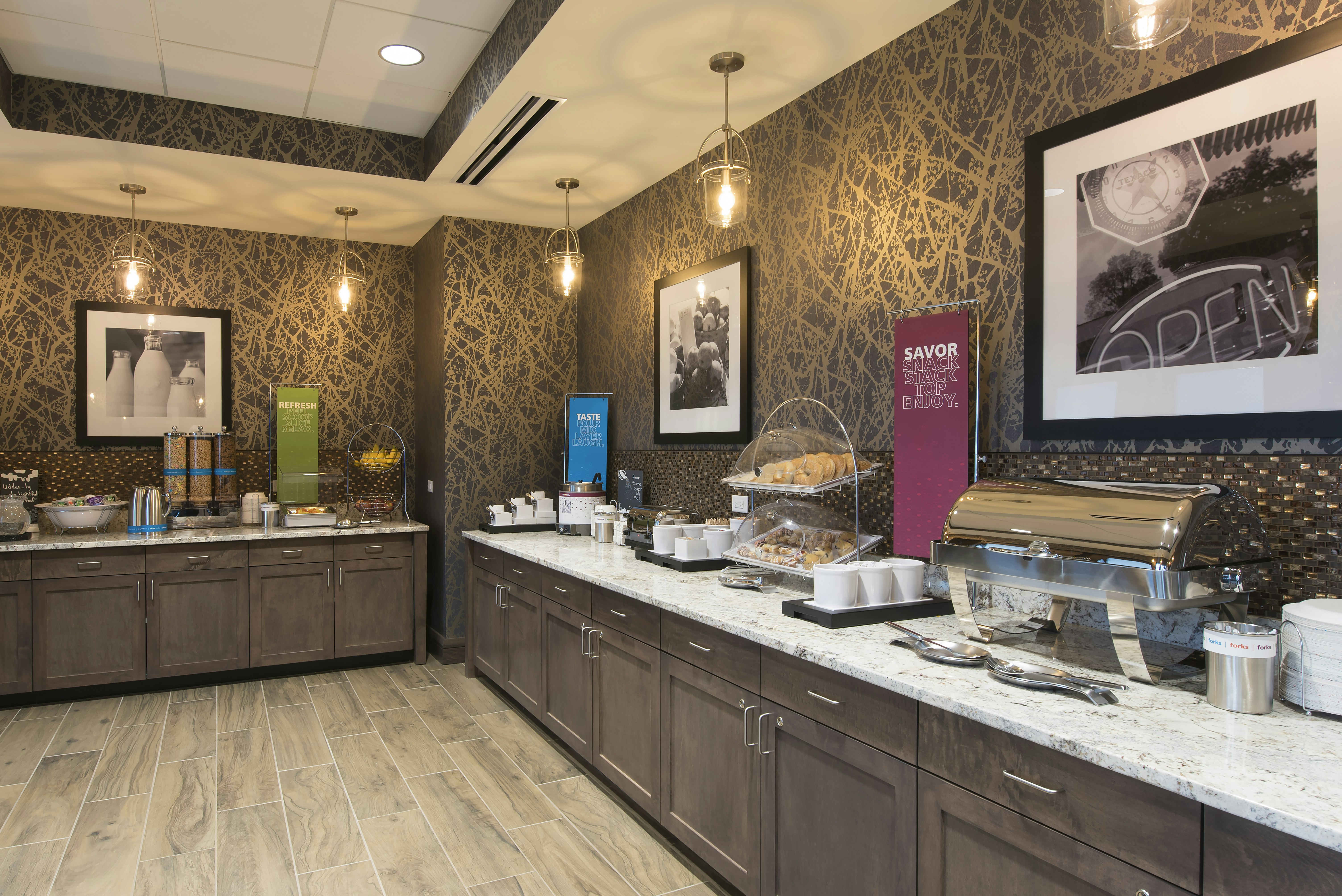 Hampton Inn and Suites Grand Rapids Downtown 61/61
