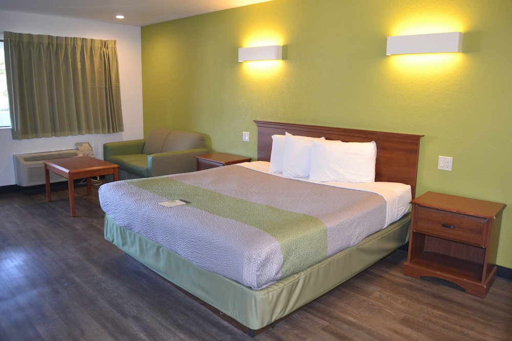 Motel6 Oakdale, CA 29/67