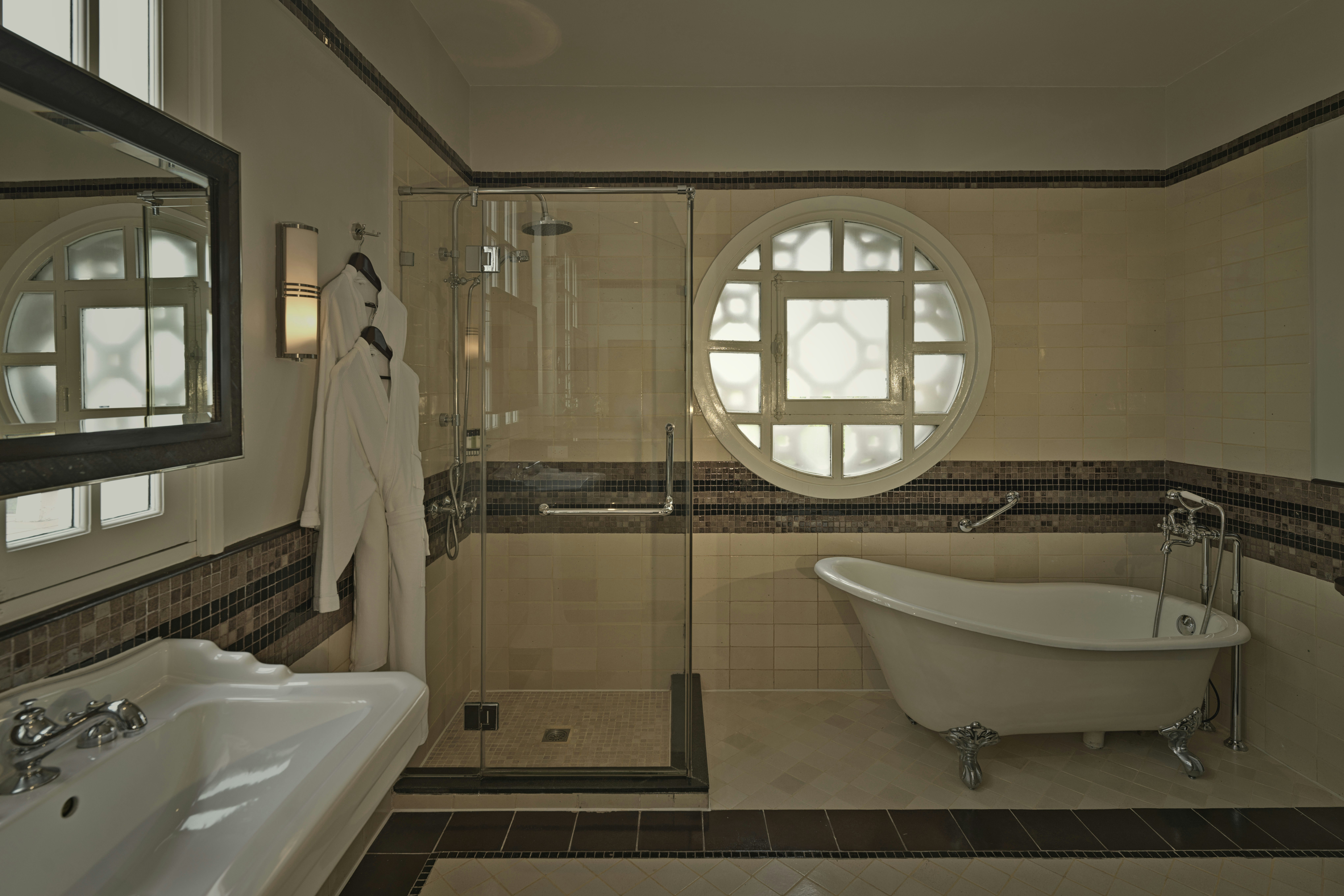 Azerai La Residence Hue 50/50