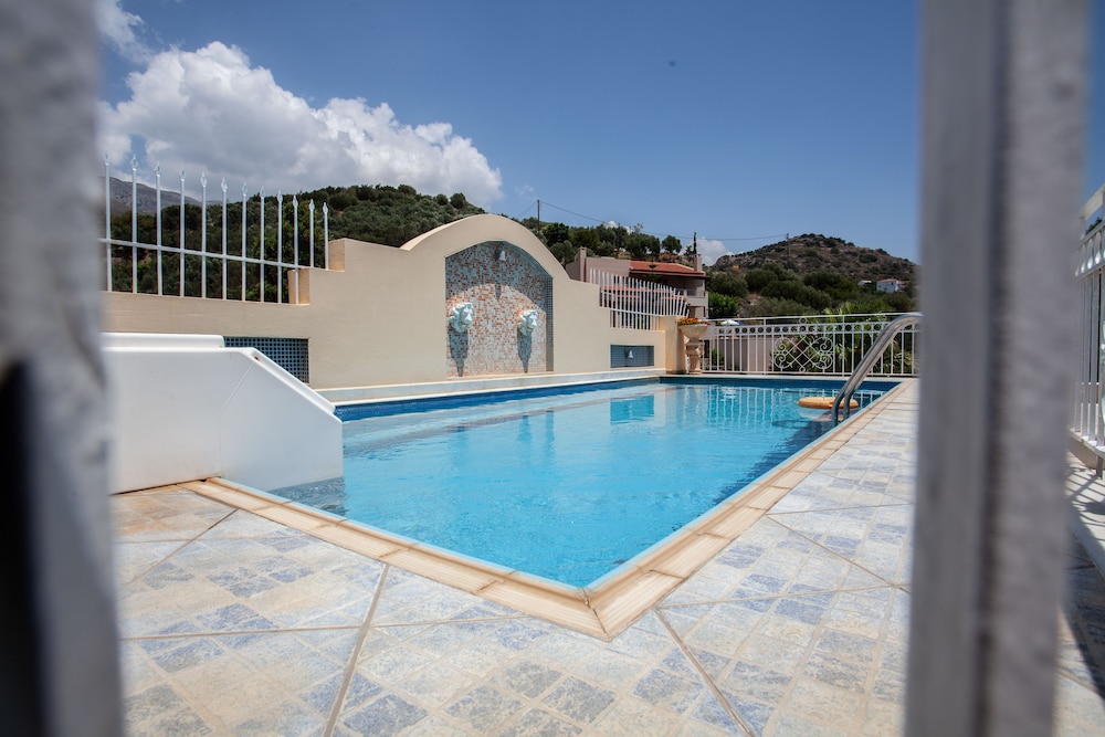 Porto Plakias and Spa Hotel 9/63