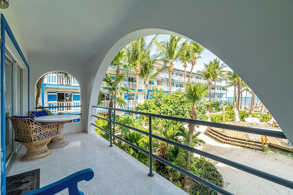 Caribbean Villas Hotel 38/77