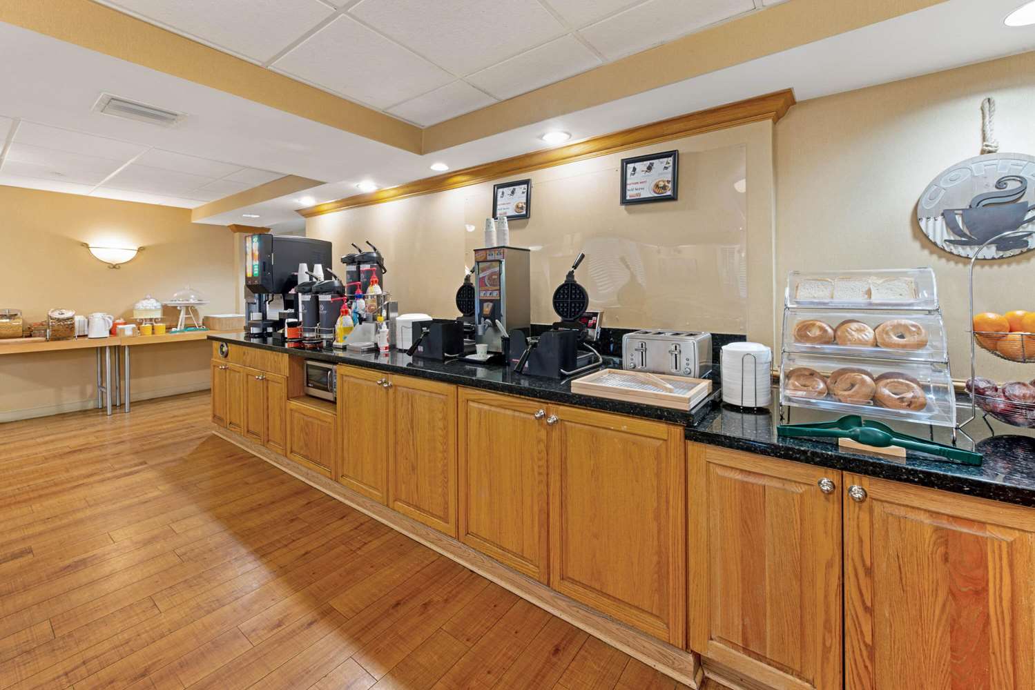 La Quinta Inn & Suites by Wyndham Coral Springs South 2/30