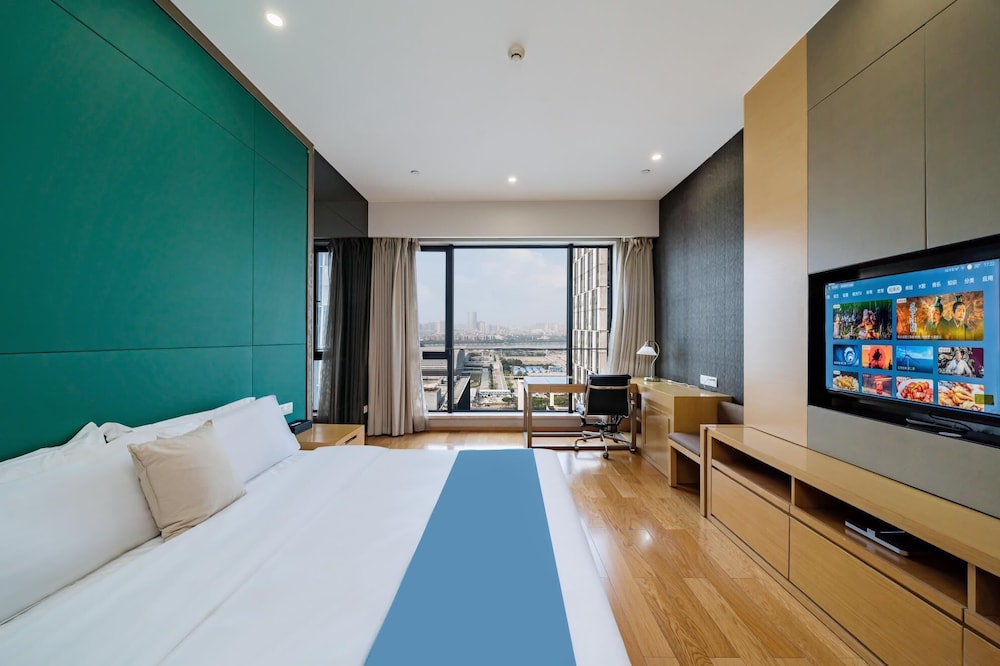 Estay Residence Poly World Trading Center 17/64