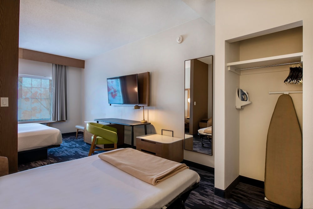 Country Inn and Suites By Carlson, Cortland, NY 10/48