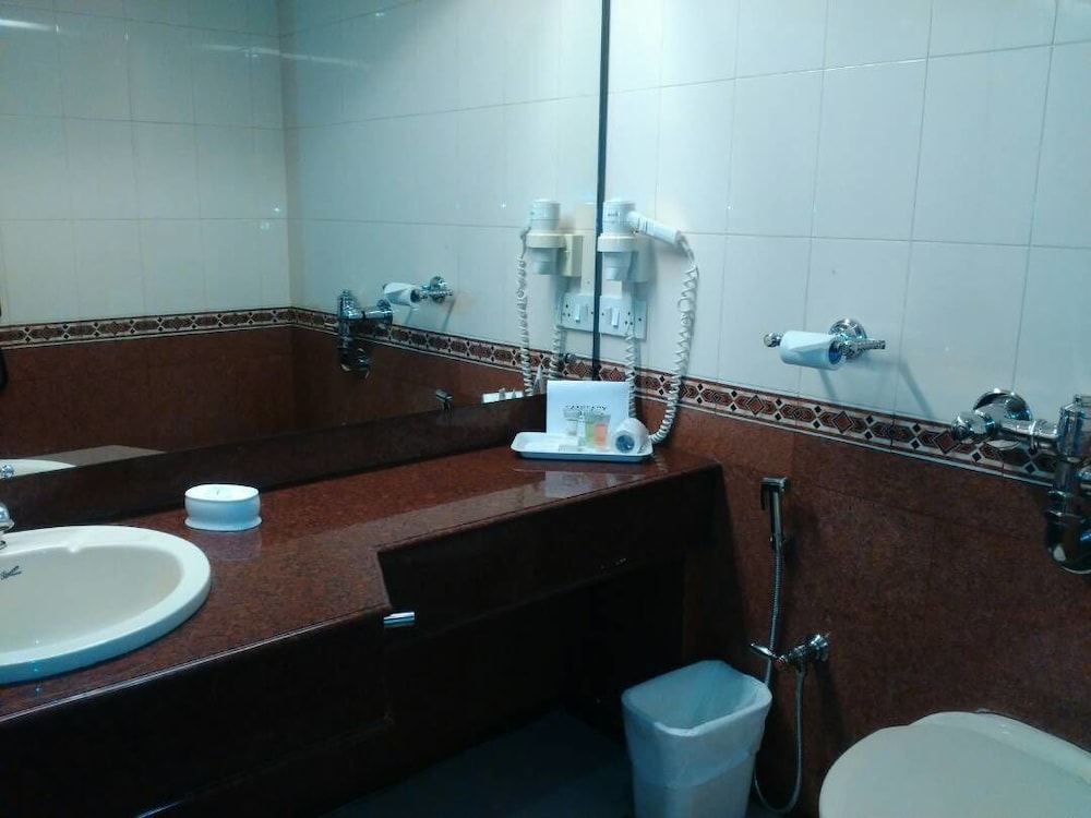 Avenue Center 14/18