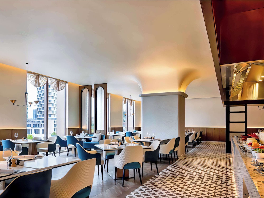 Sofitel Shanghai North Bund 47/60