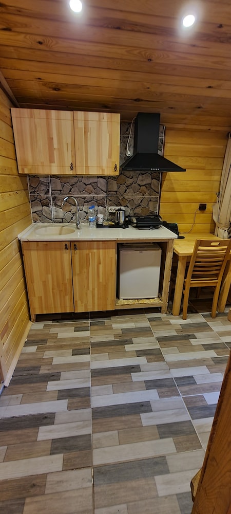 AYDER DOGA RESORT 10/84