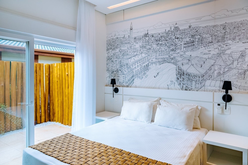 Residential, King Bed, 3 Queen Beds, with View