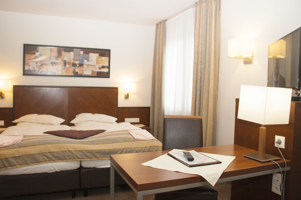 Hotel zum Adler 27/33