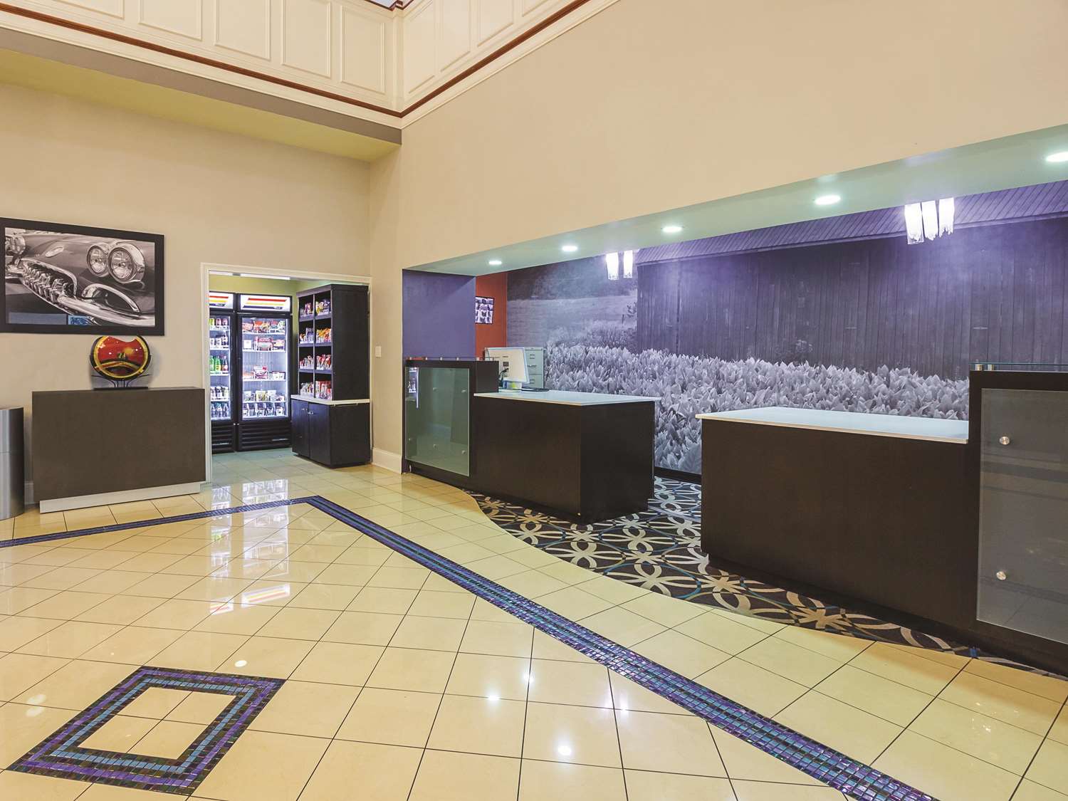 La Quinta Inn & Suites by Wyndham Bowling Green 9/51