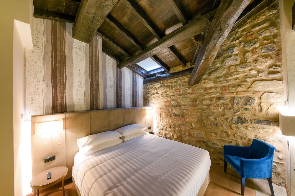 Hotel Castello Di Casiglio 35/79
