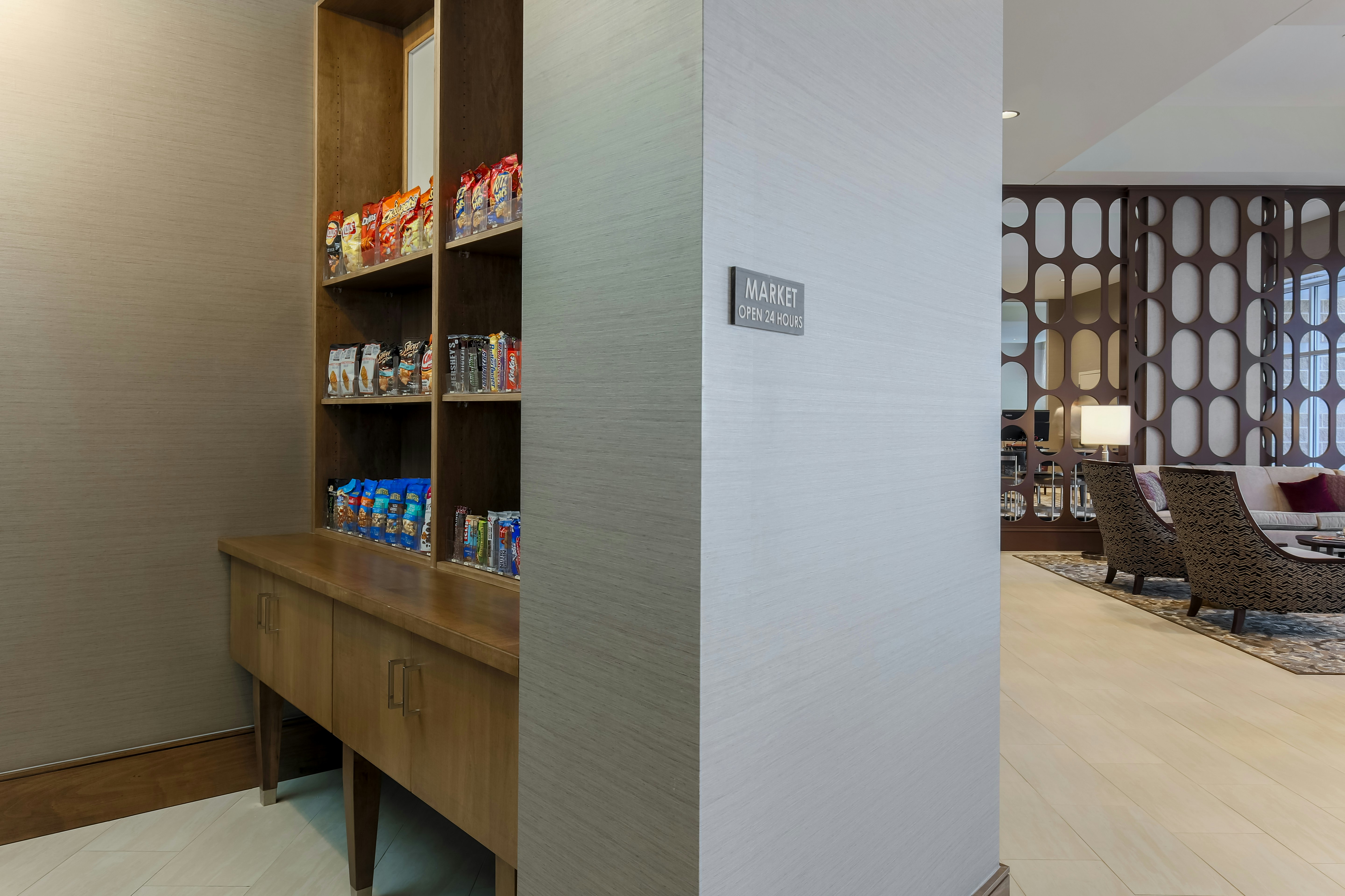 DOUBLETREE BY HILTON EVANSVILLE 24/74