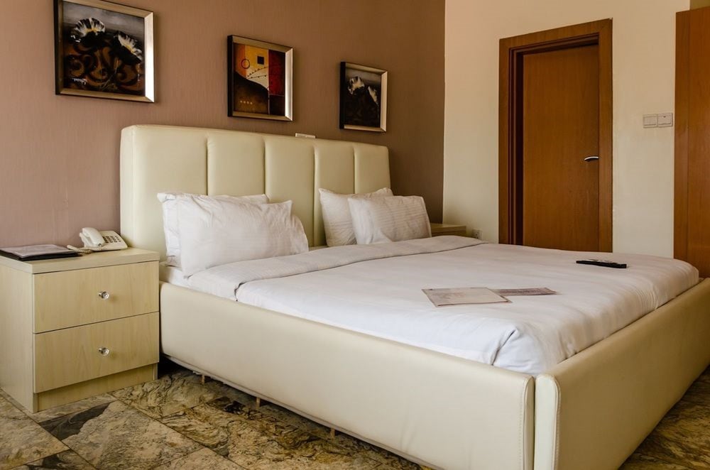 3j Apos S Hotel Ltd 15/64