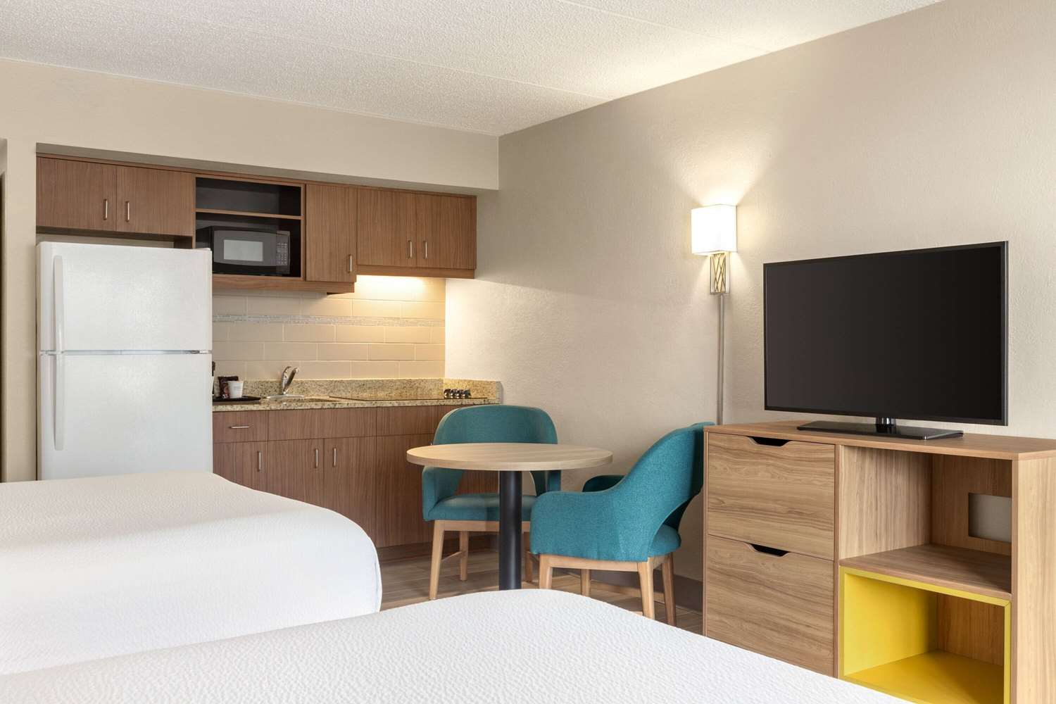 Days Inn By Wyndham Cocoa Beach Port Canaveral 18/44