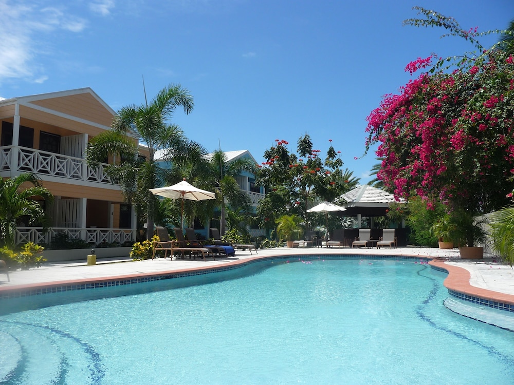 BUCCANEER BEACH CLUB 69/71