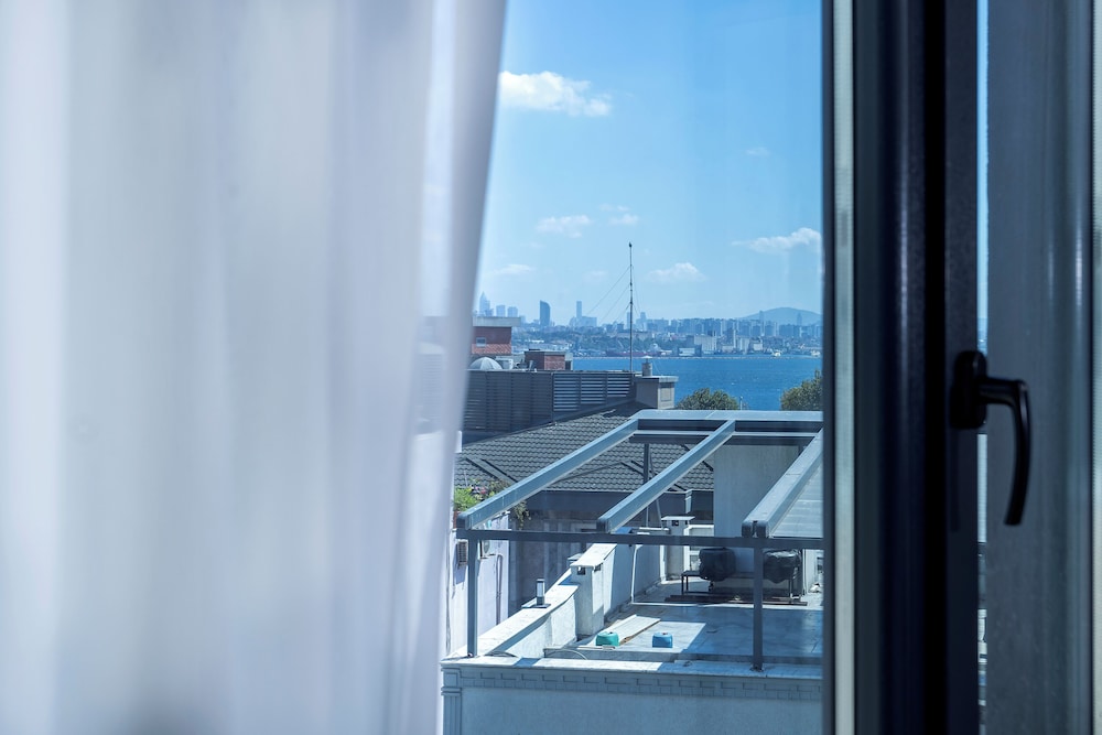 Center Hill Hotel 5/50