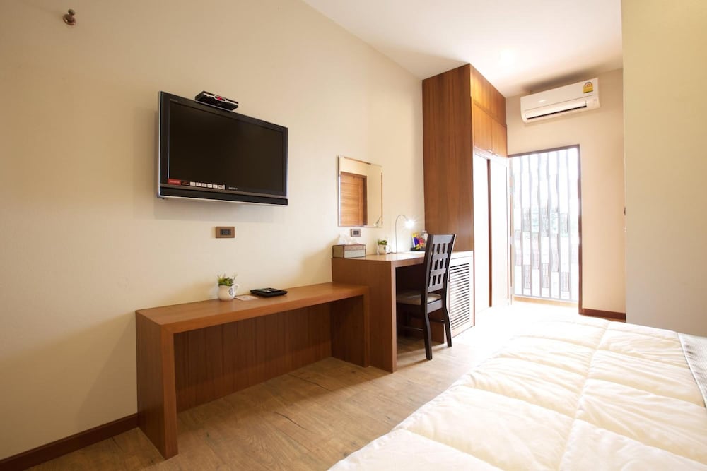 777 Food & Bed 26/41
