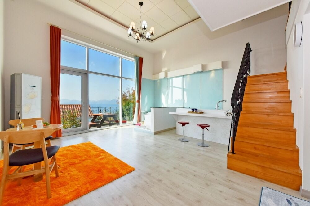 Namhae Bluemare Pension 27/50