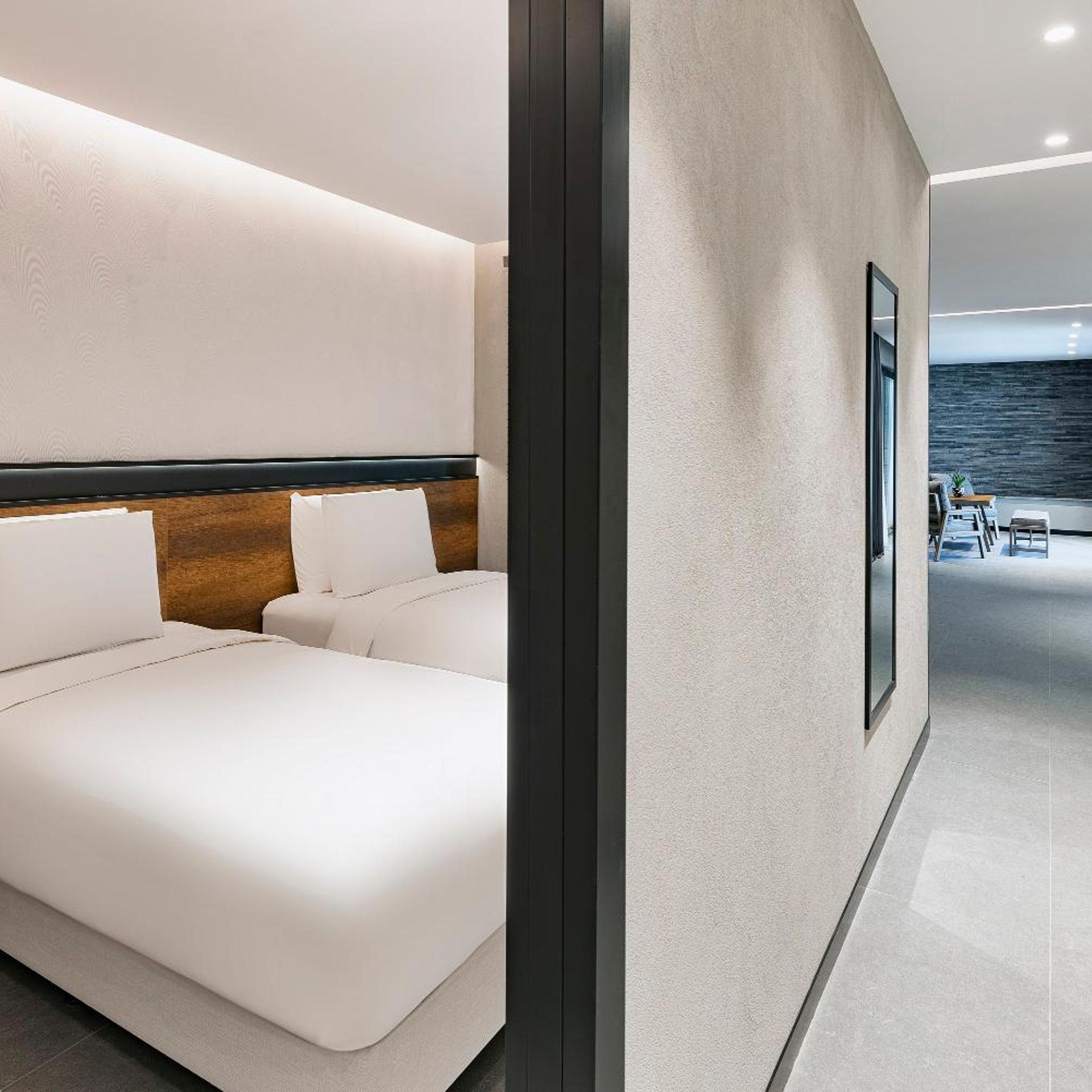 Suite, King Bed