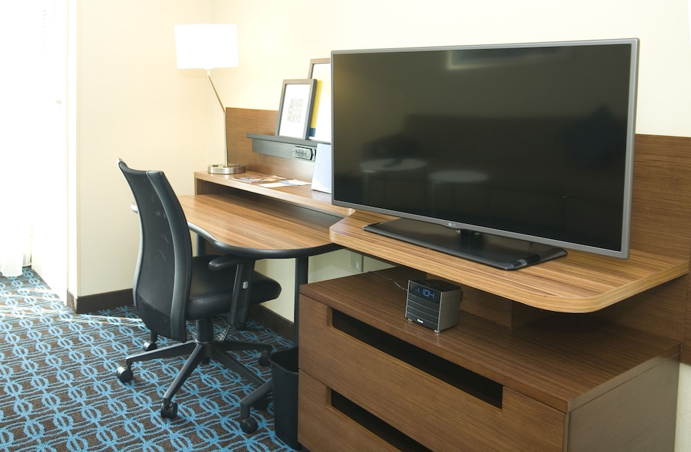 Fairfield Inn Suites By Marriott Chesapeake Suffolk 44/52