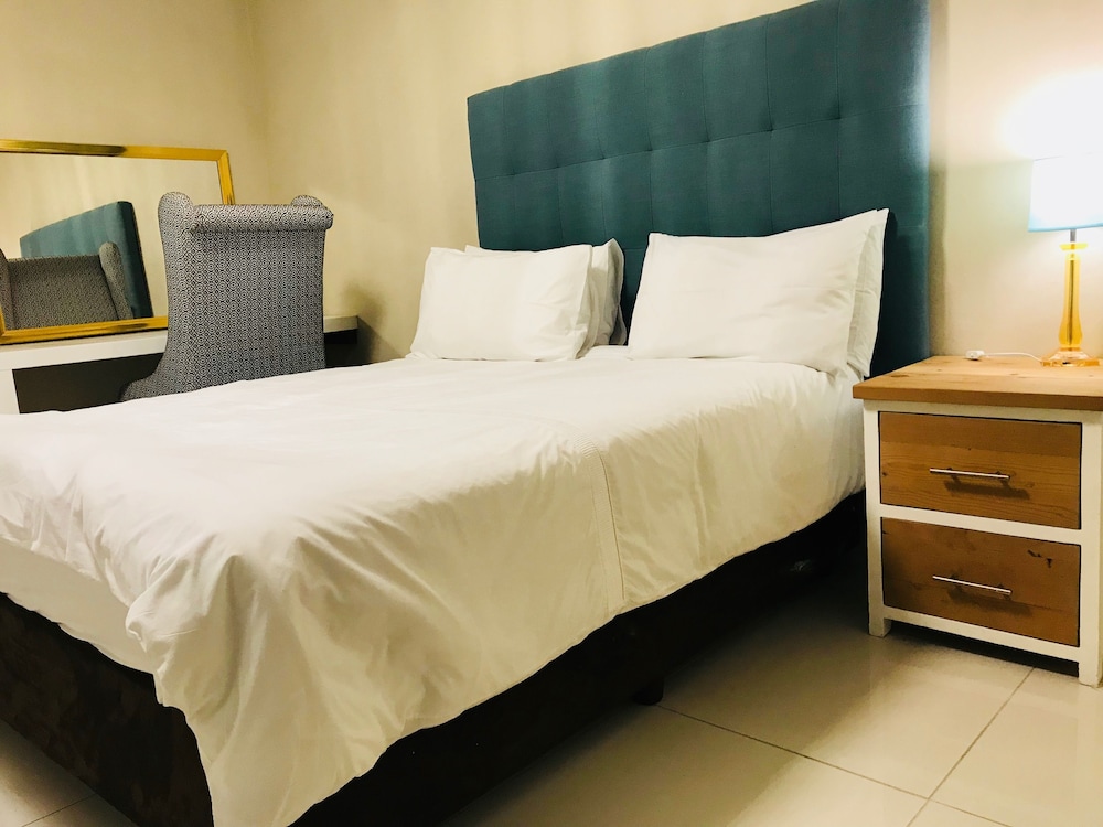 Sunset Beach Guesthouse 6/24