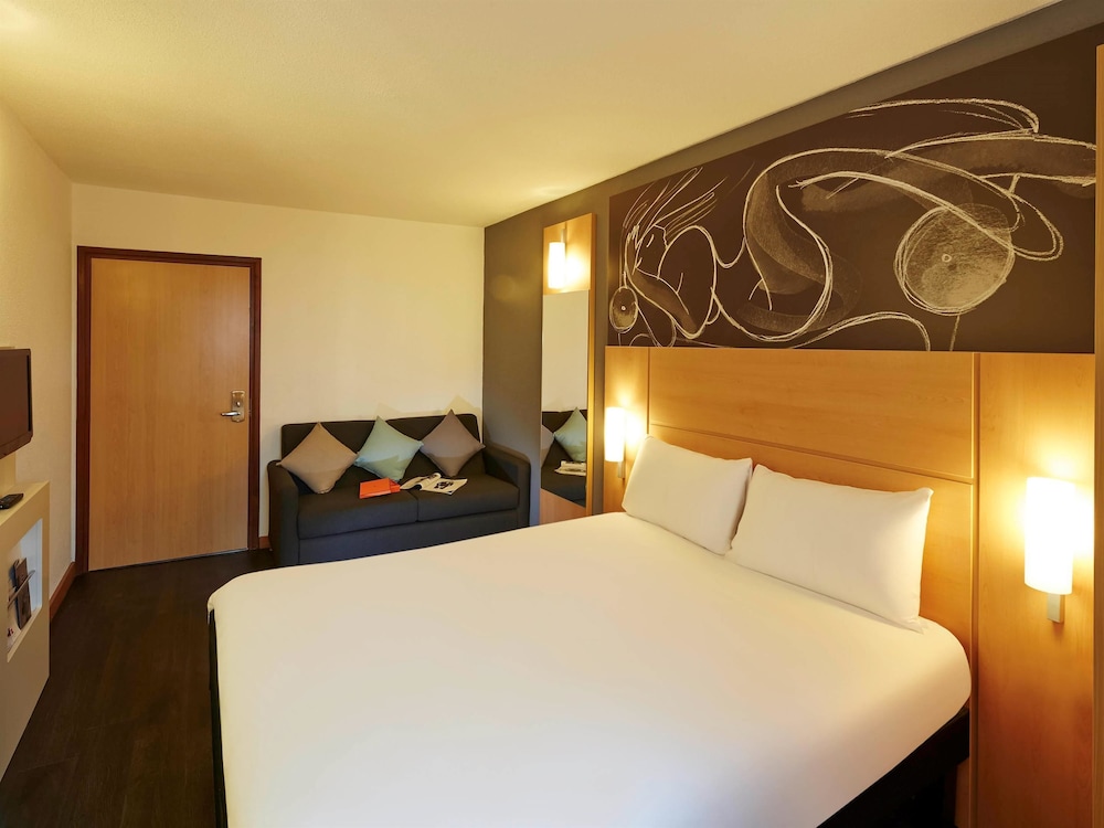ibis Reading Centre 25/59