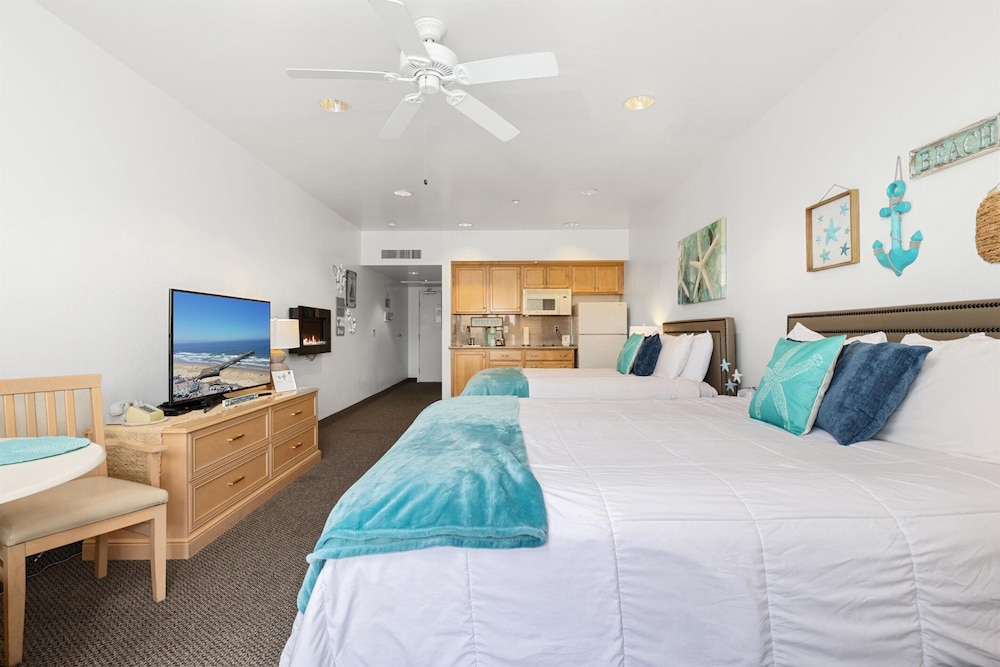 Beach House Inn & Suites 13/50