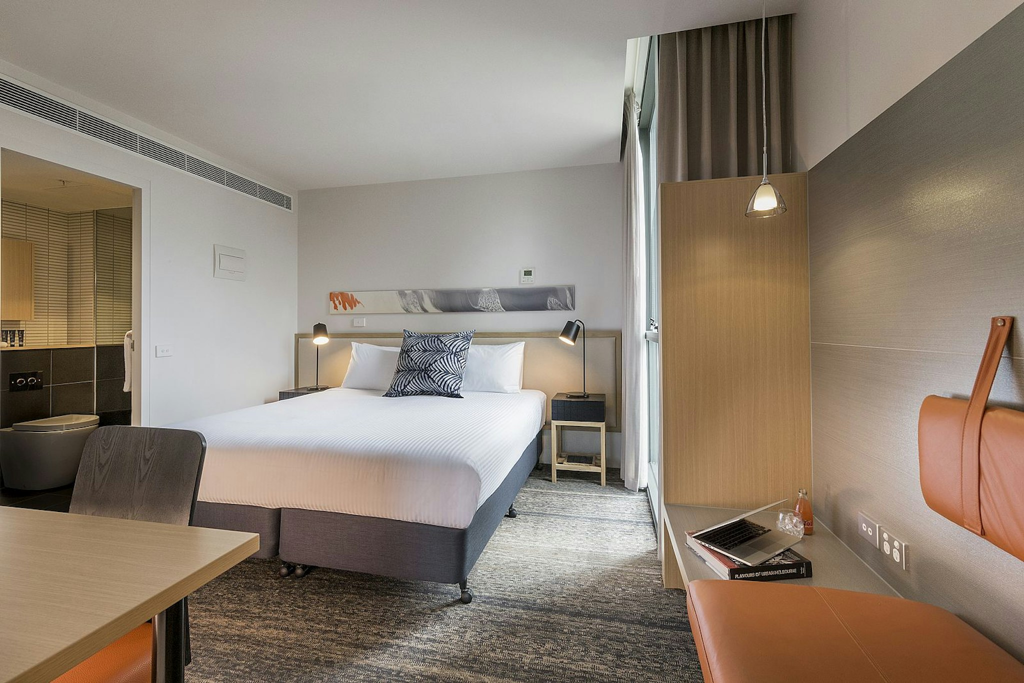 Brady Hotel Central Melbourne 12/42