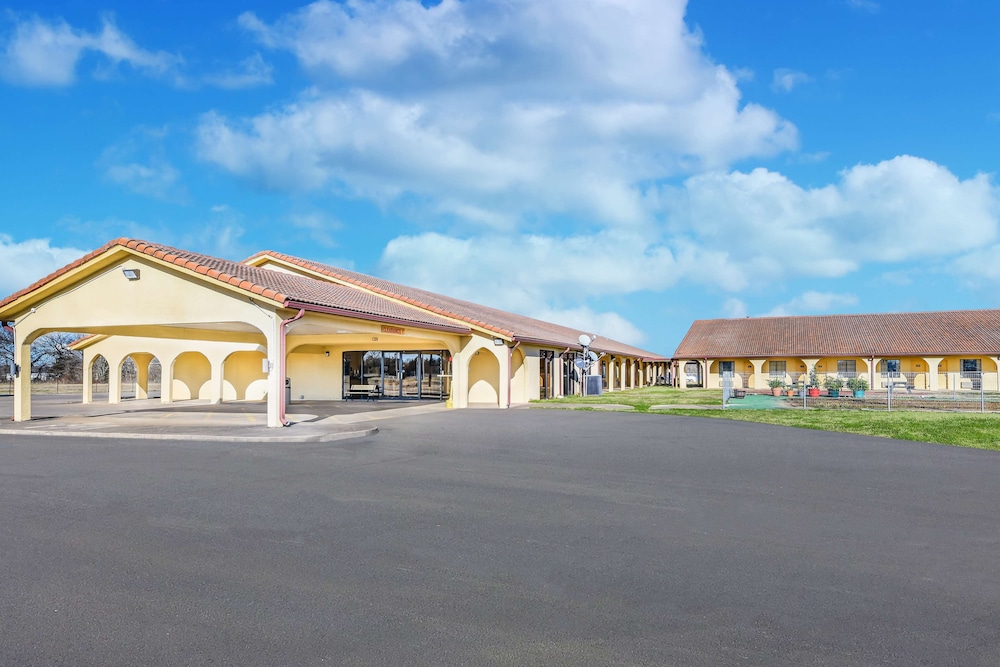 Americas Best Value Inn 4/40