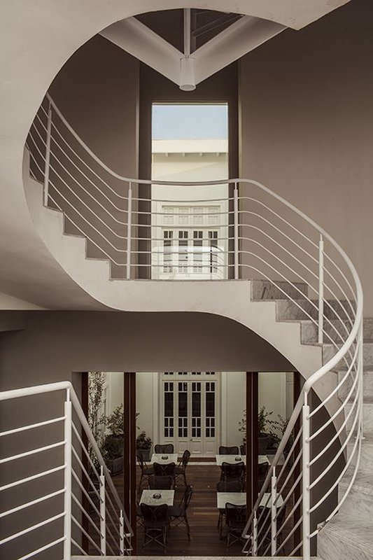 Hotel B 2/11