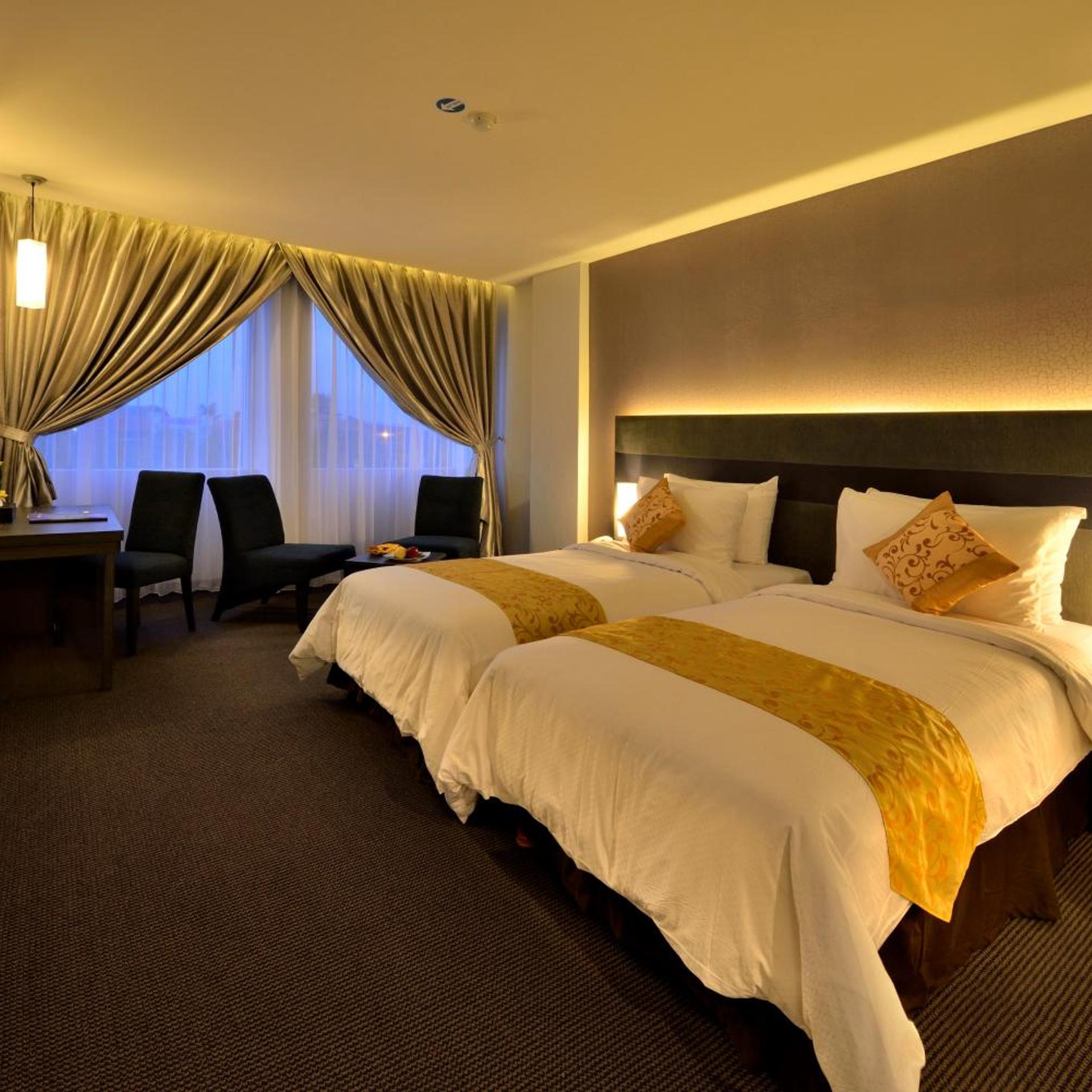 DELUXE, TWIN BEDS