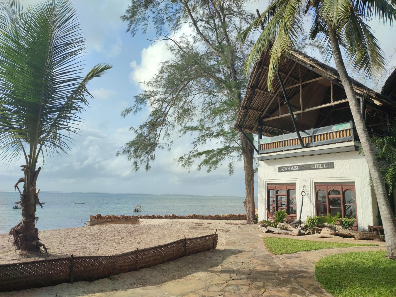 Serena Beach Hotel and Spa 33/41