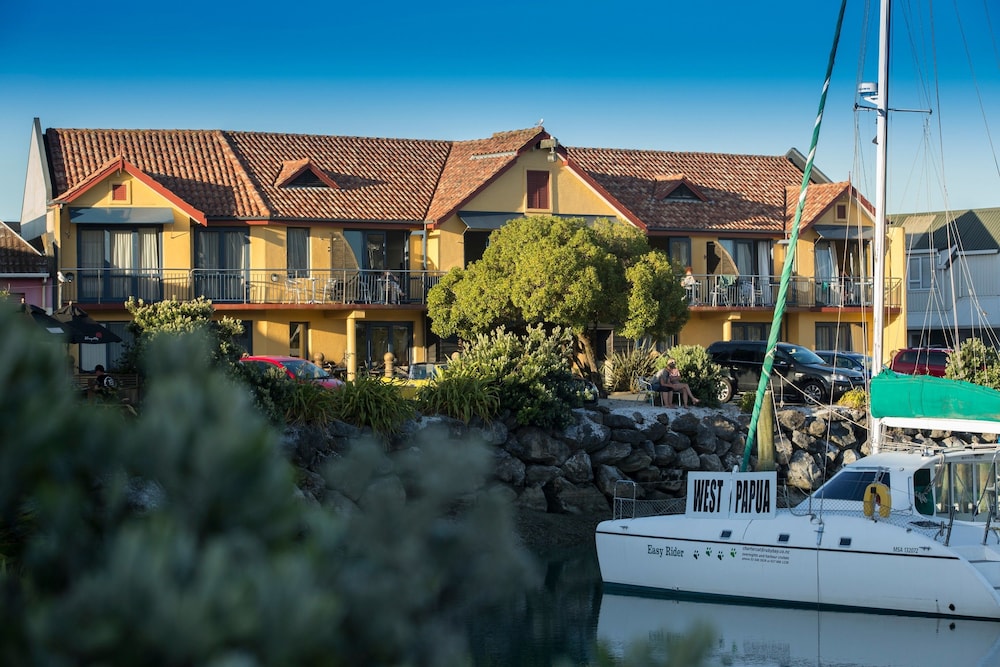 Harbourside Lodge 61/64