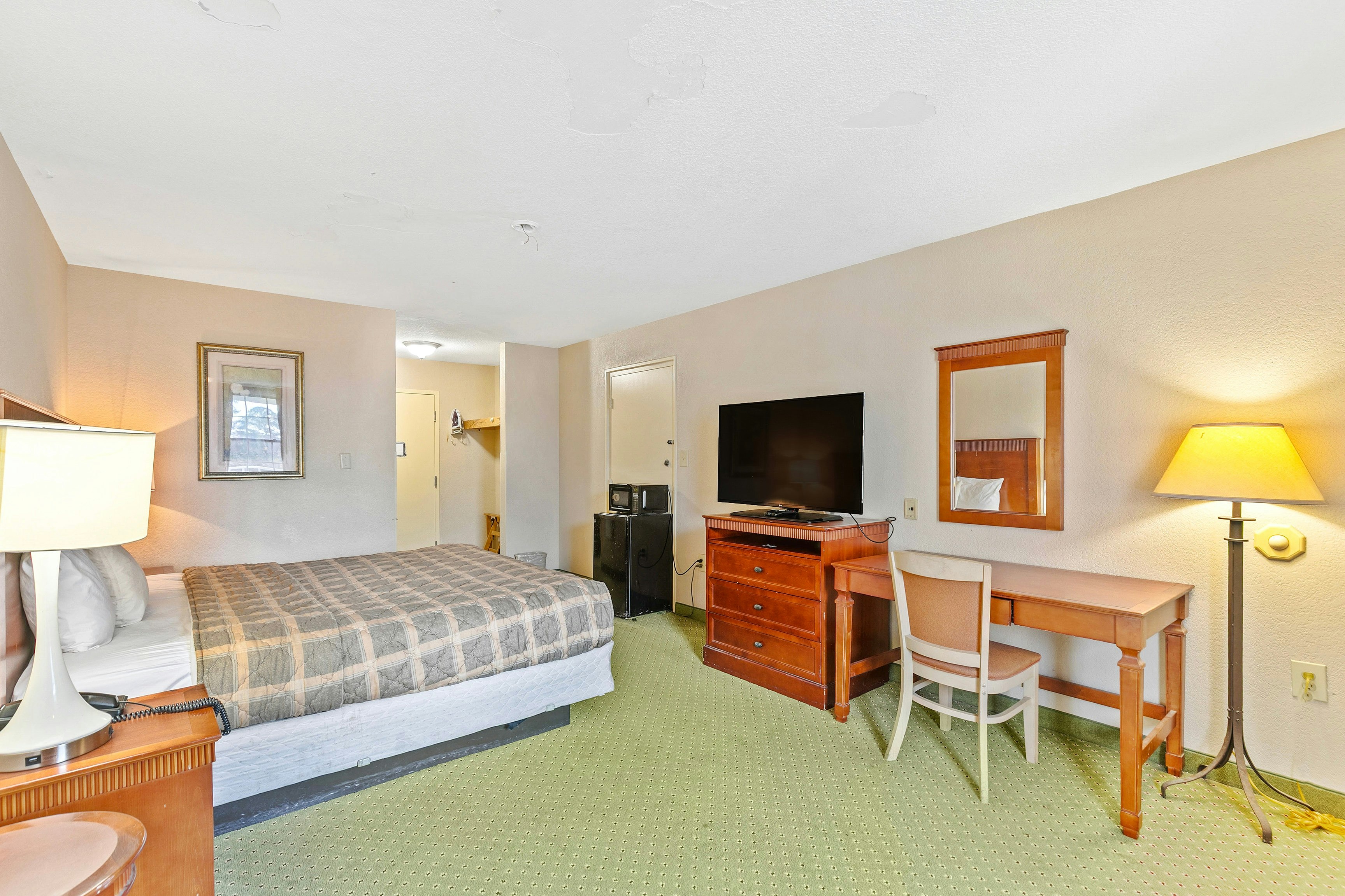 Moonlight Inn Hotel O Hattiesburg, MS 35/54