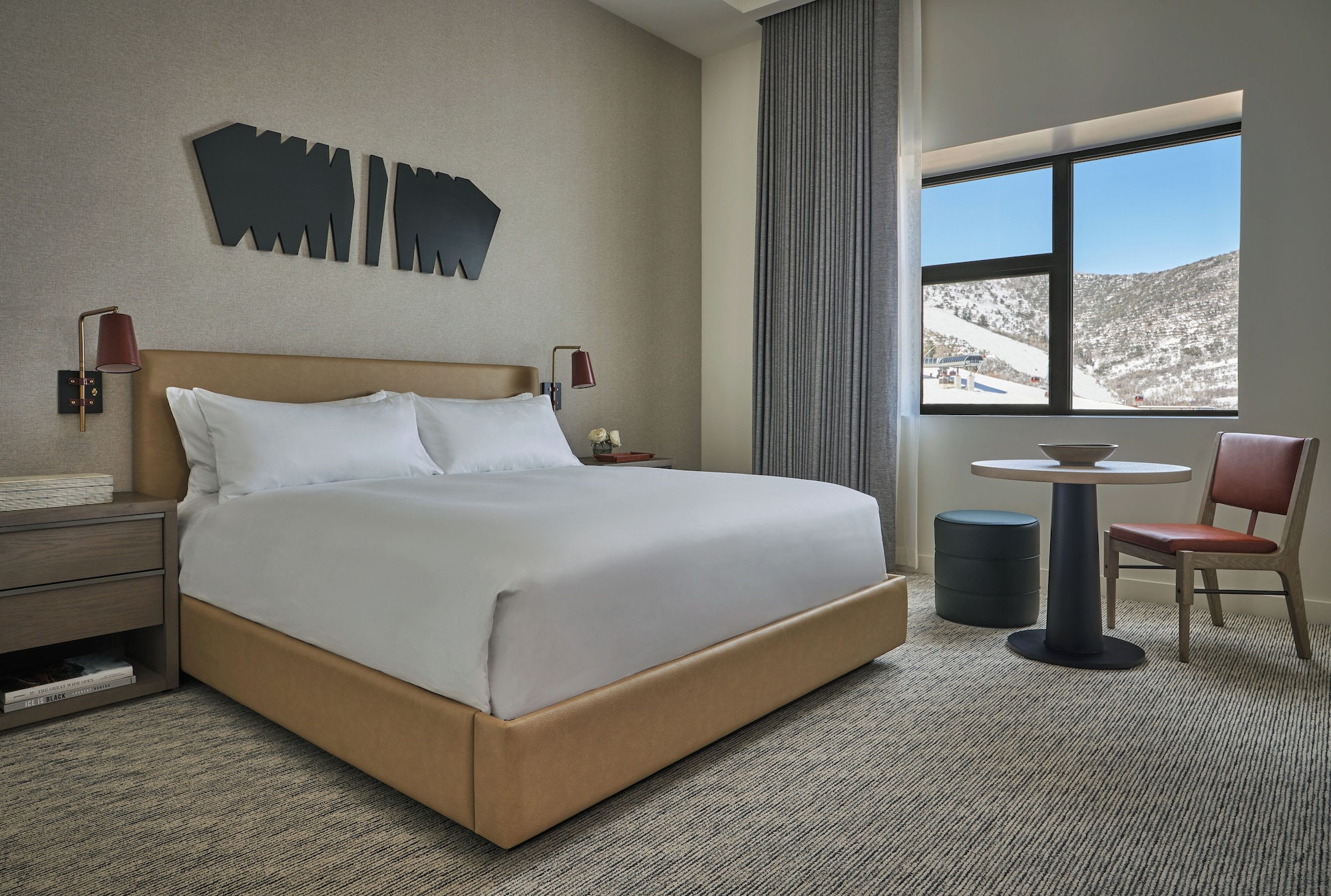 PEAK, KING BED