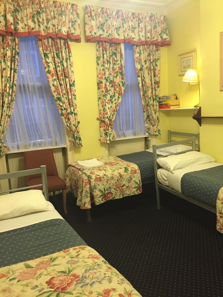 Albany Hotel 16/63