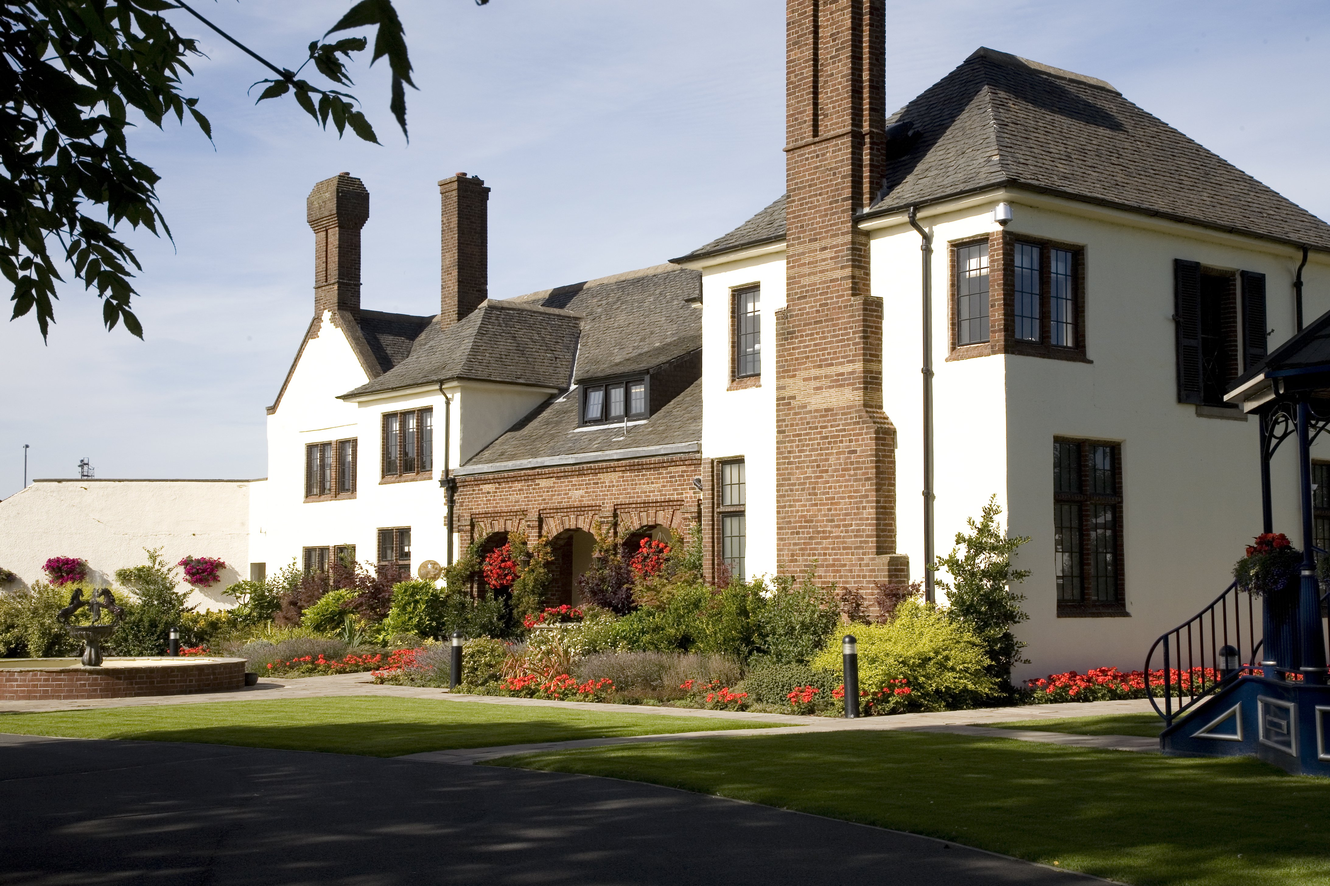 Western House Hotel 65/69