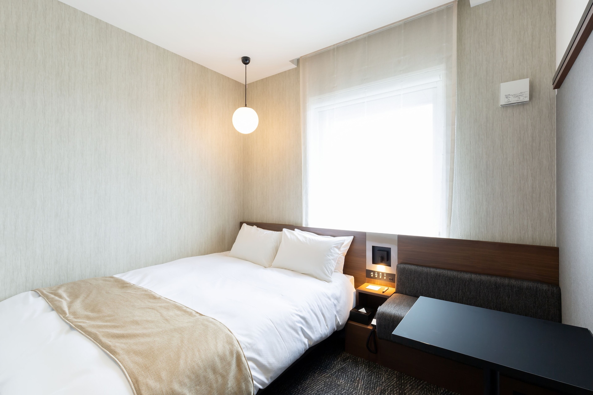 ROOM, DOUBLE BED