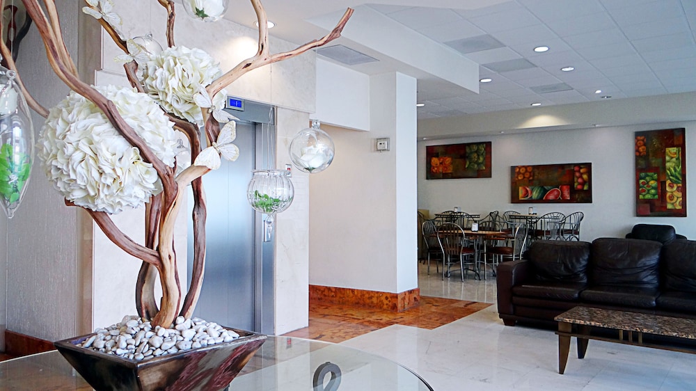 Hotel Expo Abastos 55/71