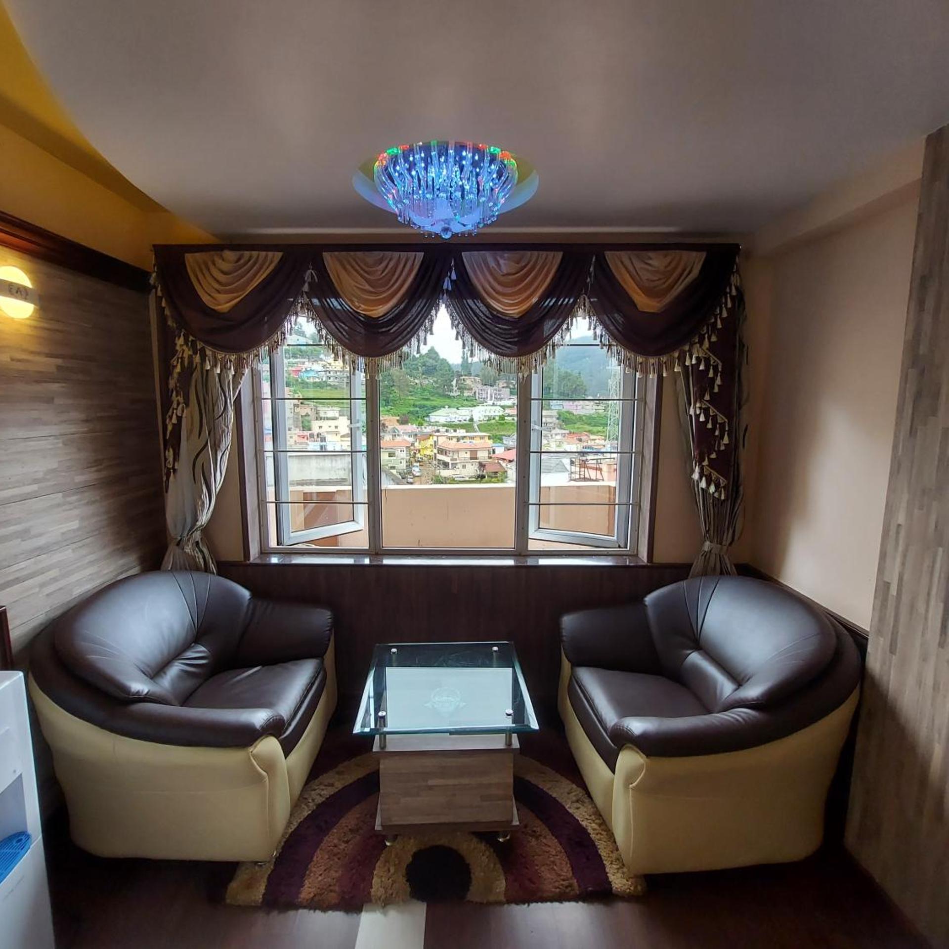 ASTORIA RESIDENCY 38/55