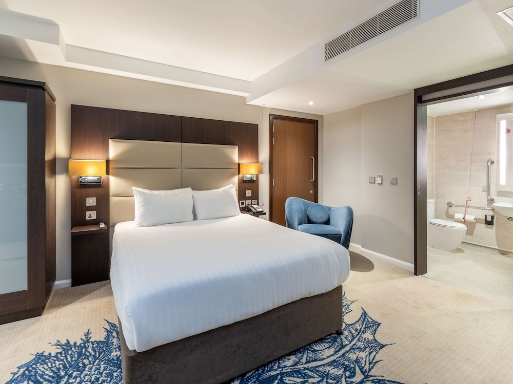 Mercure Edinburgh Haymarket 34/76