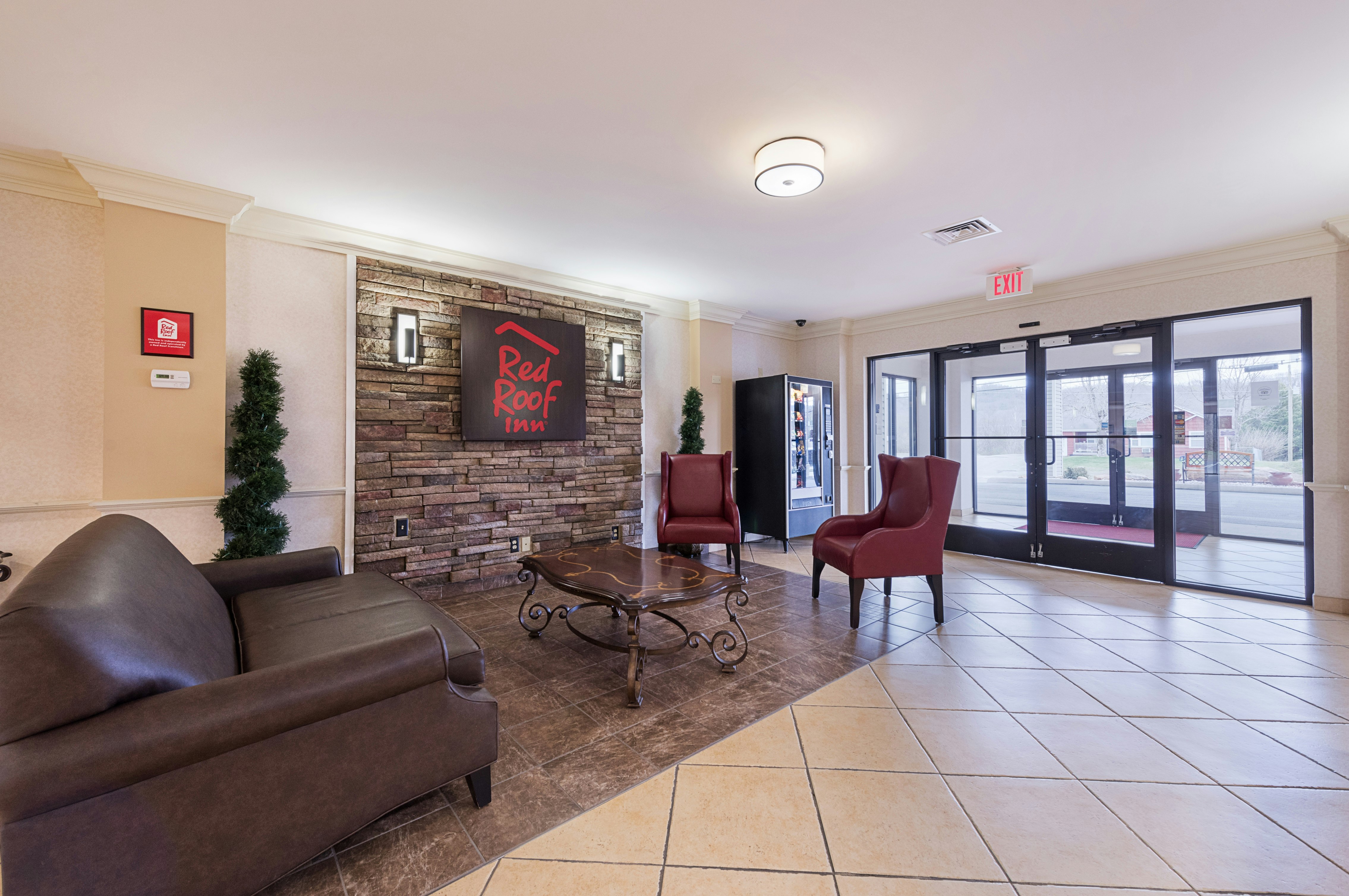 Red Roof Inn Etowah 23/49