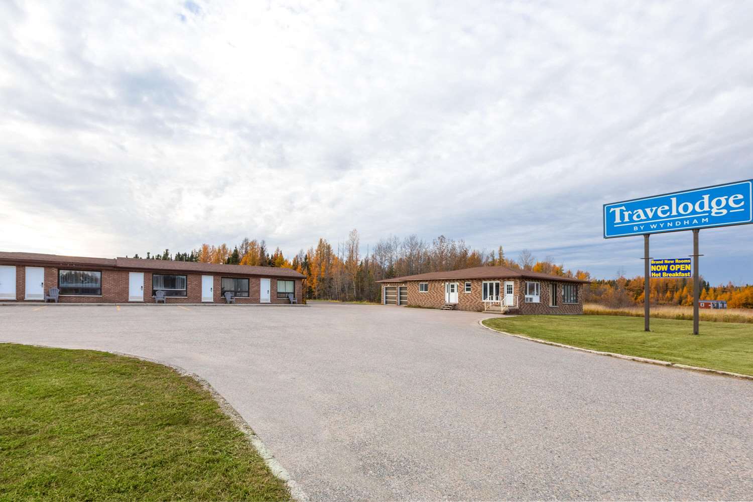 Travelodge By Wyndham Cochrane 32/32