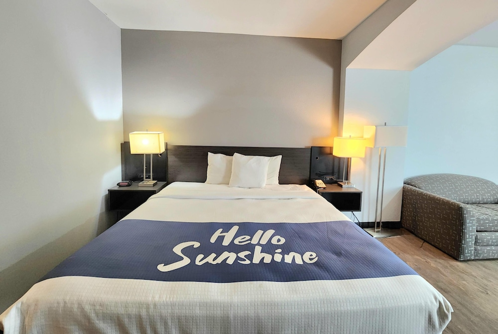 Days Inn & Suites by Wyndham Gonzales TX 24/53