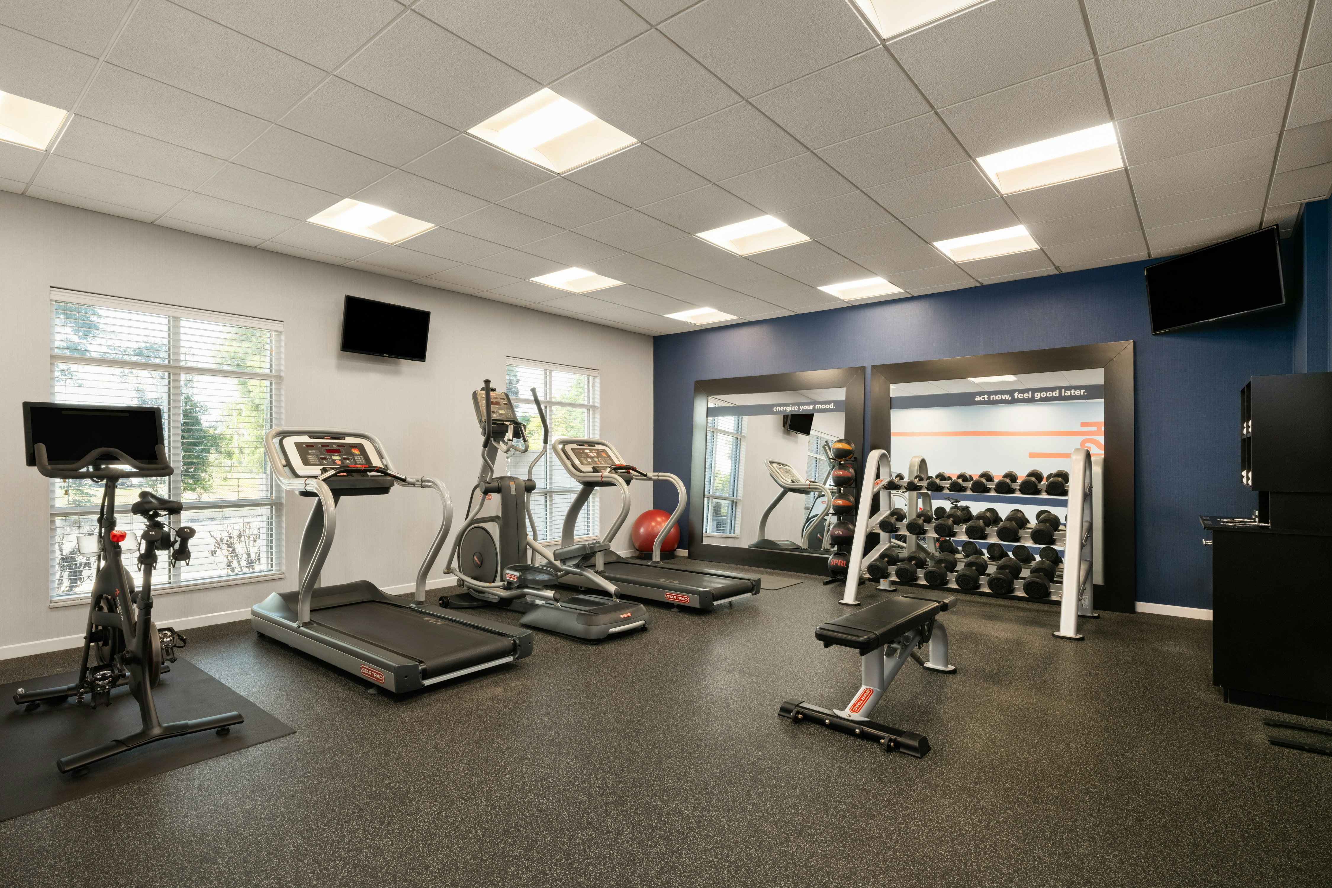 Hampton Inn Suites Deland 41/77