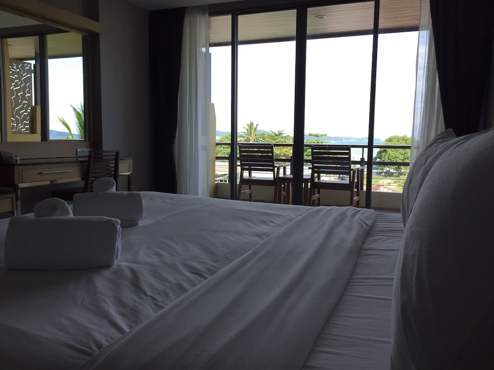 Aqua Resort Phuket 37/70