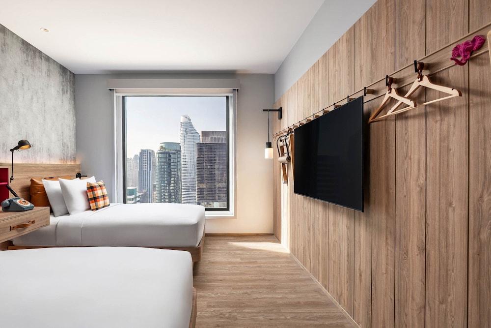 Moxy Bangkok Ratchaprasong 18/50