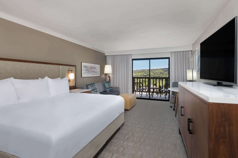Room, King Bed, Resort View, Sofa
