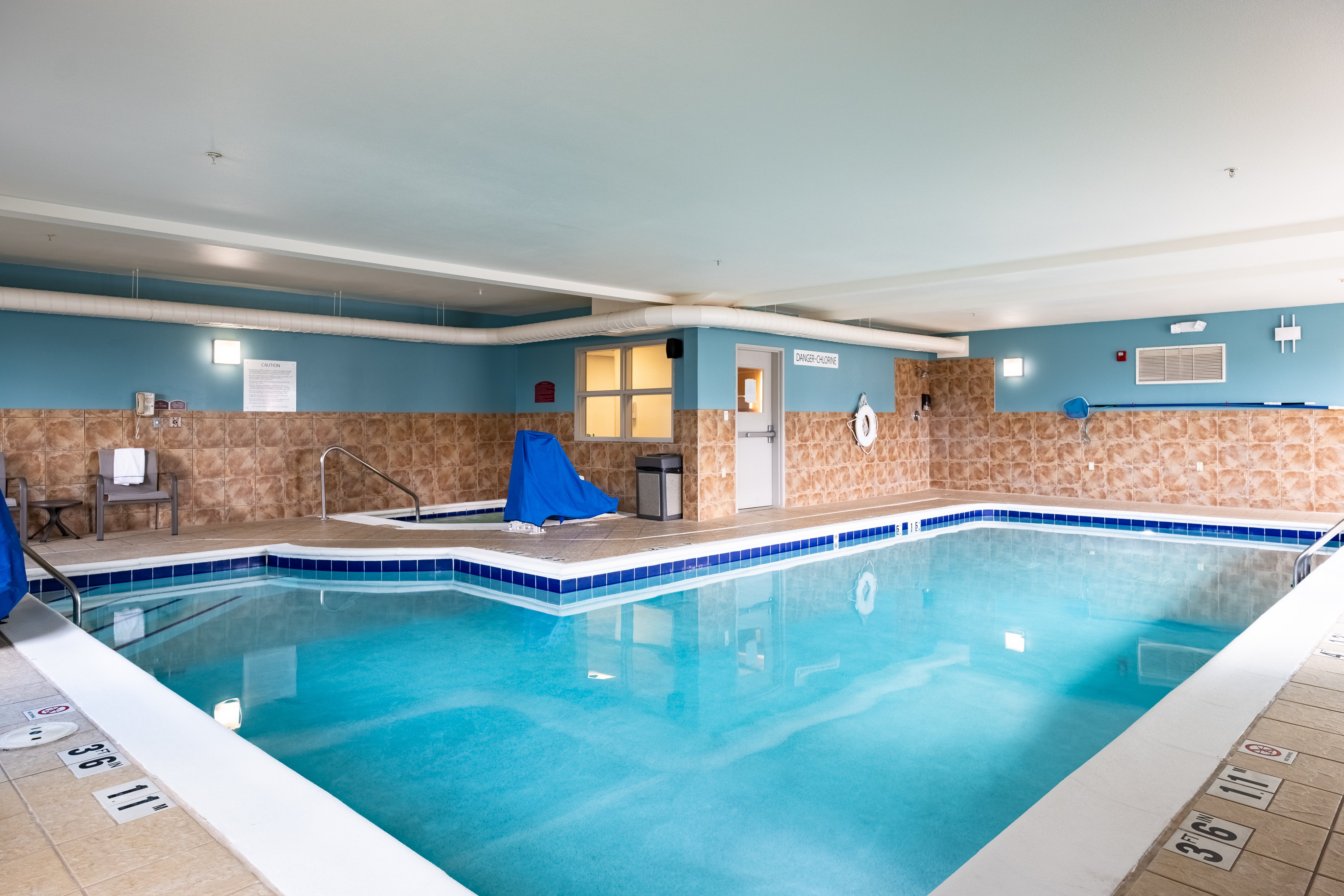 Holiday Inn Express Hotel And Suites Evanston 23/50